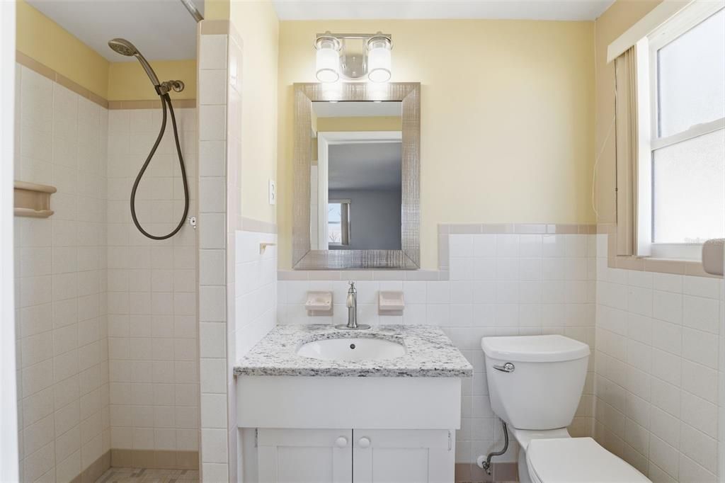 For Sale: $205,000 (2 beds, 2 baths, 1096 Square Feet)