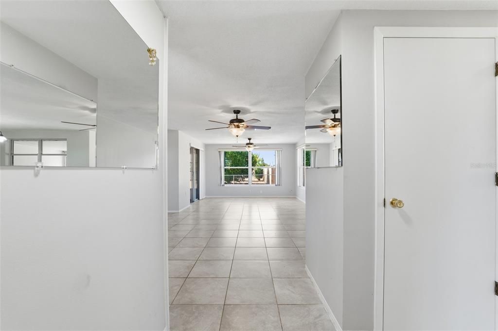 For Sale: $205,000 (2 beds, 2 baths, 1096 Square Feet)