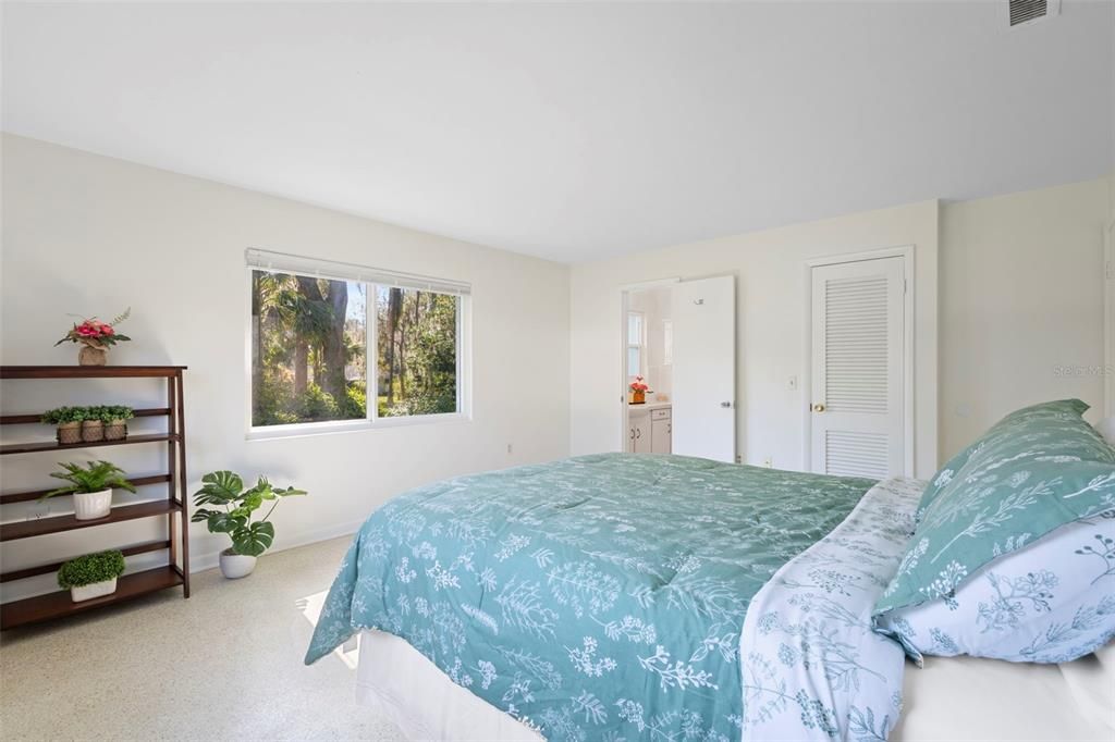 待售: $450,000 (2 贝兹, 2 浴室, 1589 平方英尺)