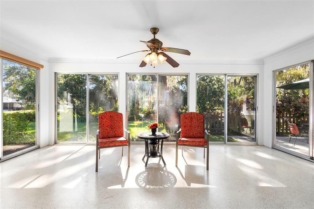 待售: $450,000 (2 贝兹, 2 浴室, 1589 平方英尺)