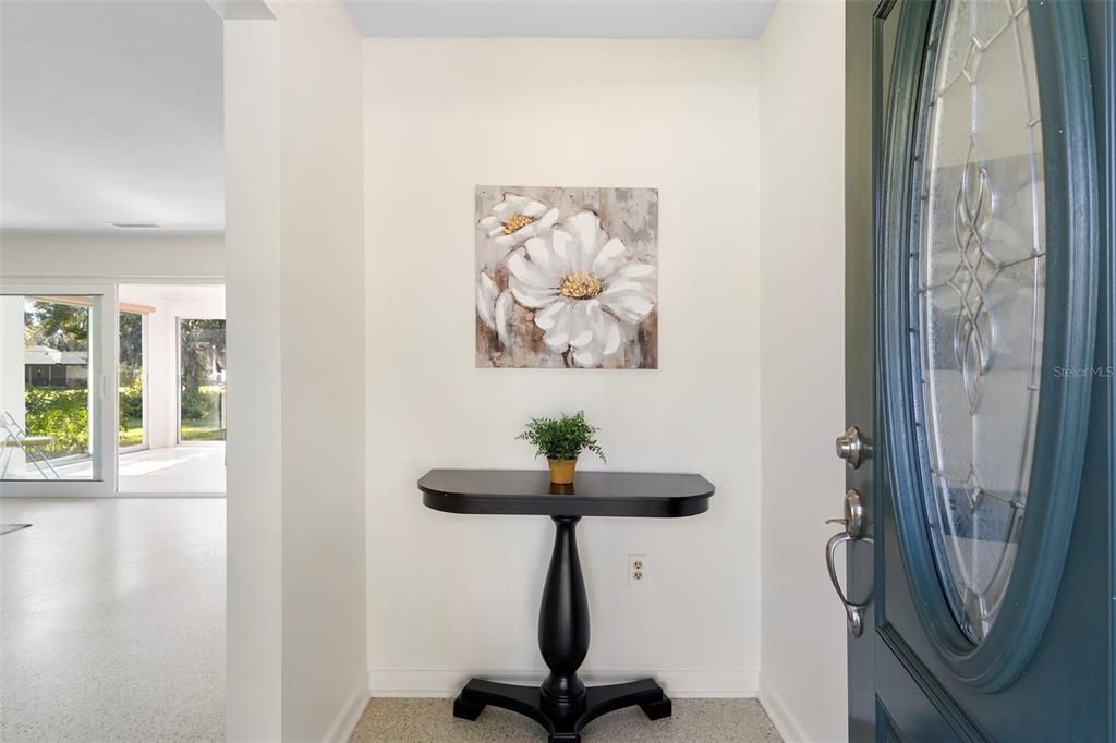 待售: $450,000 (2 贝兹, 2 浴室, 1589 平方英尺)