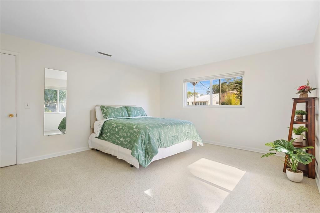 待售: $450,000 (2 贝兹, 2 浴室, 1589 平方英尺)