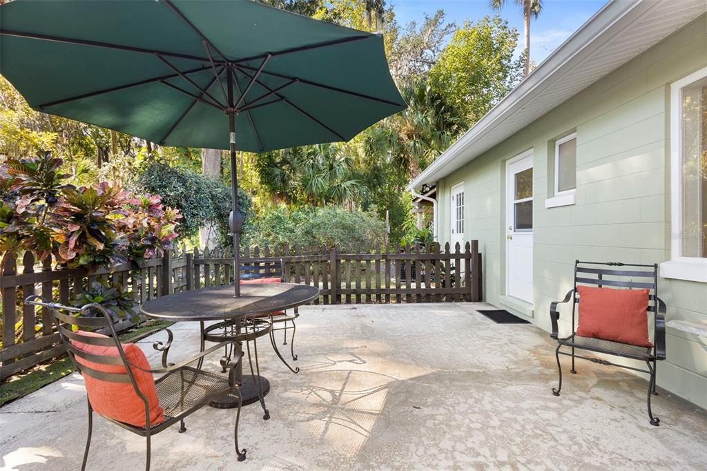 待售: $450,000 (2 贝兹, 2 浴室, 1589 平方英尺)