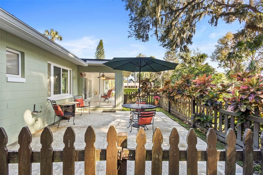 待售: $450,000 (2 贝兹, 2 浴室, 1589 平方英尺)