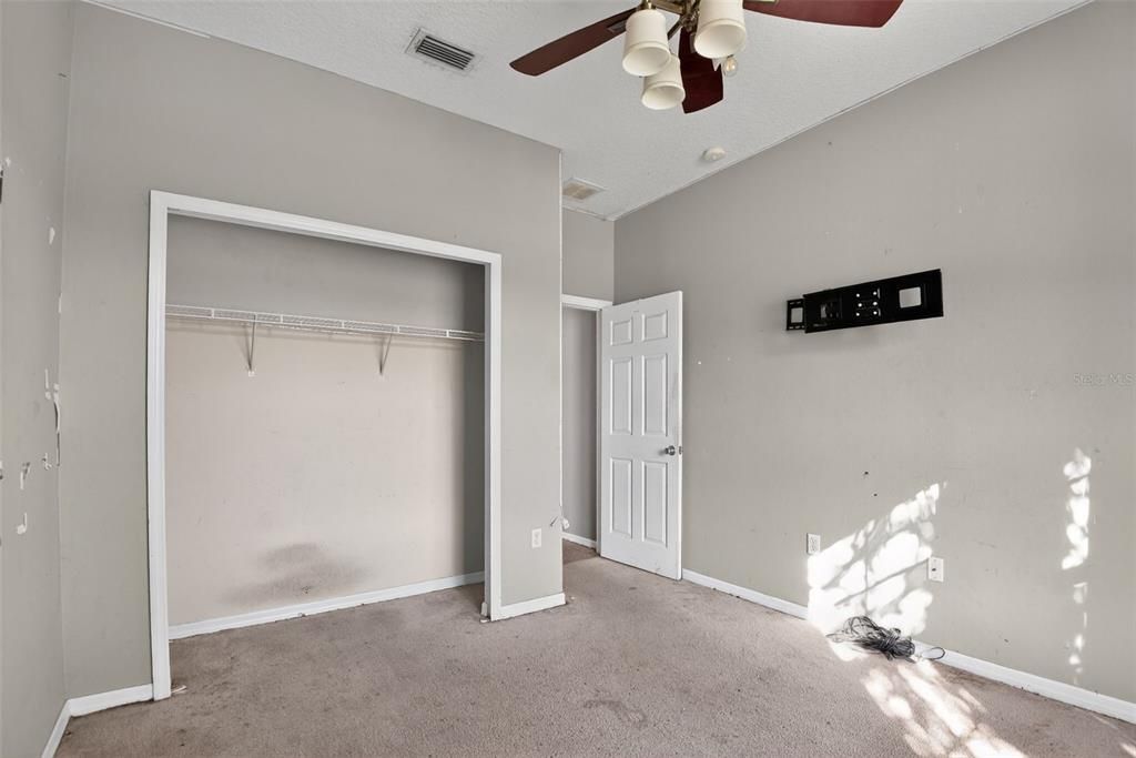 For Sale: $369,000 (4 beds, 3 baths, 2397 Square Feet)