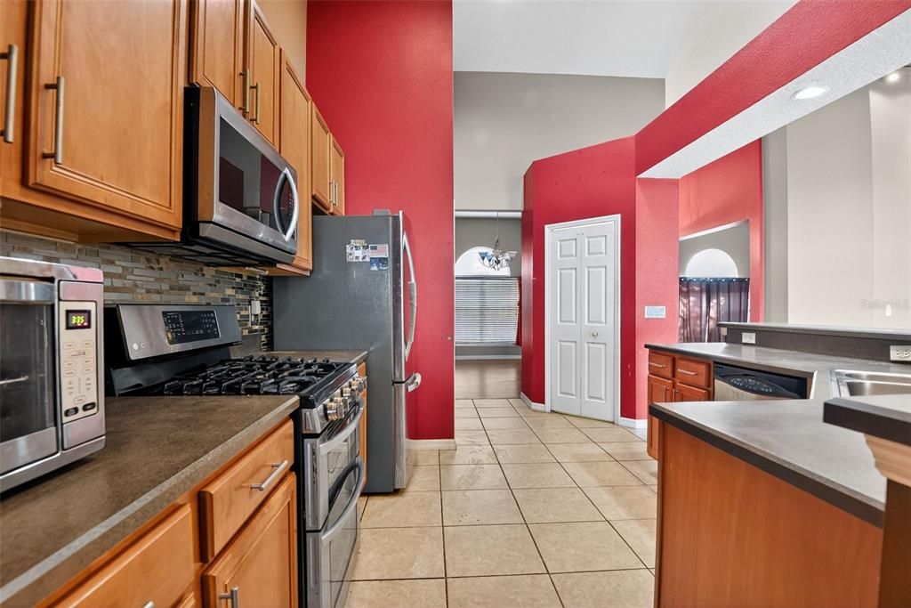 For Sale: $369,000 (4 beds, 3 baths, 2397 Square Feet)