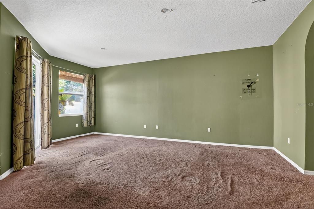 For Sale: $369,000 (4 beds, 3 baths, 2397 Square Feet)