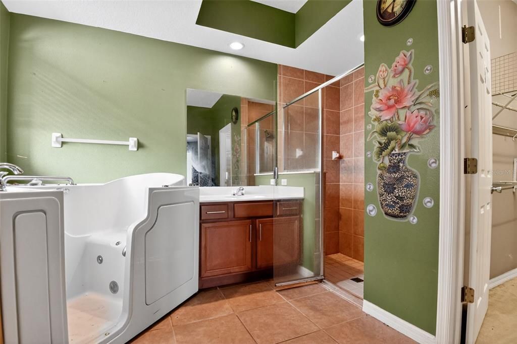 For Sale: $369,000 (4 beds, 3 baths, 2397 Square Feet)