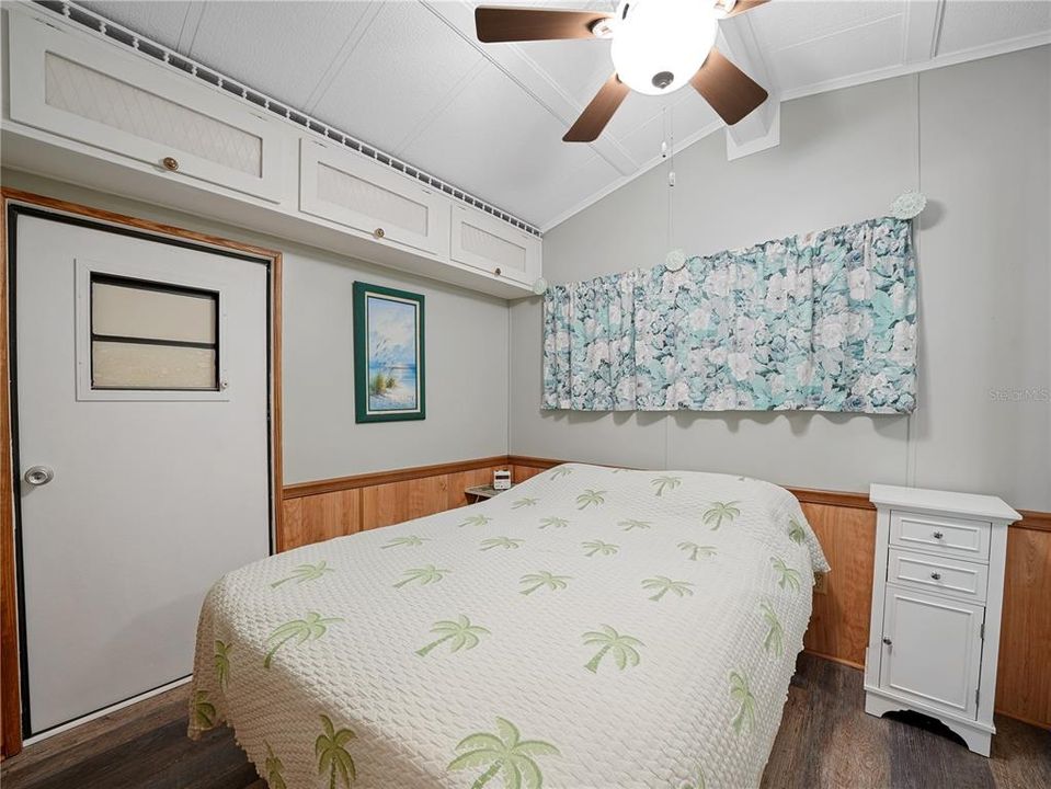 待售: $125,000 (2 贝兹, 1 浴室, 744 平方英尺)