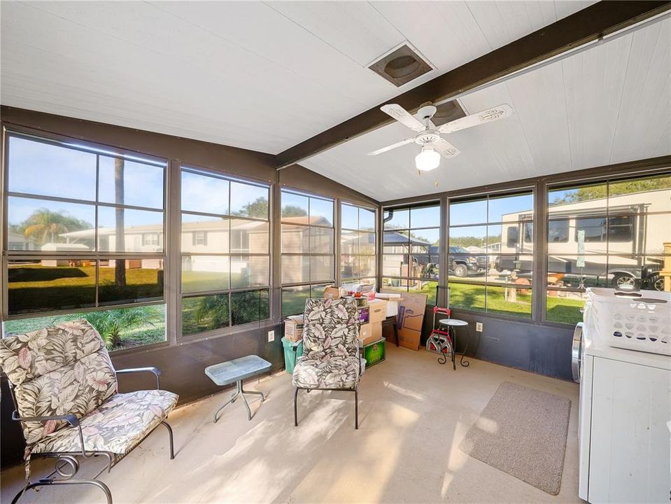 待售: $125,000 (2 贝兹, 1 浴室, 744 平方英尺)