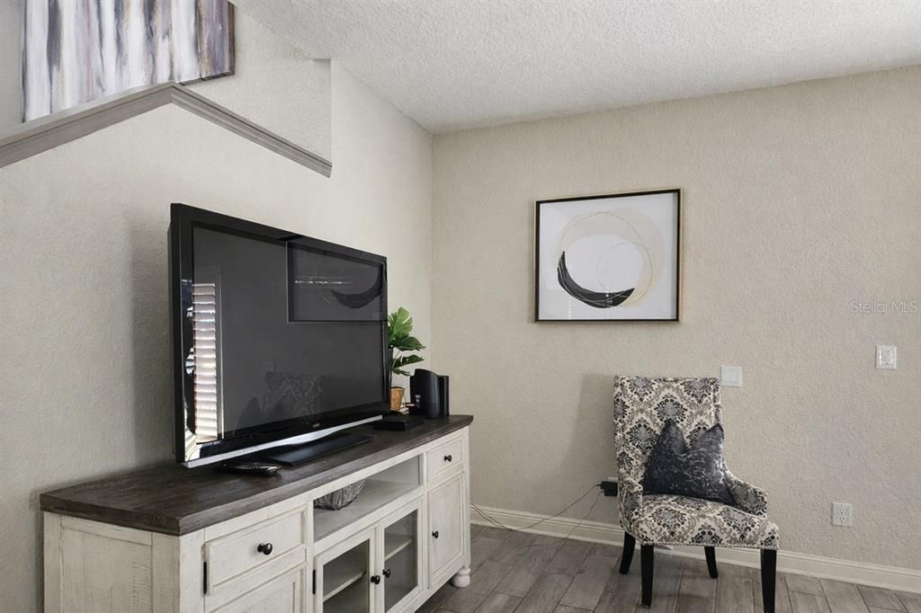 На продажу: $228,999 (4 спален, 3 ванн, 1762 Квадратных фут)