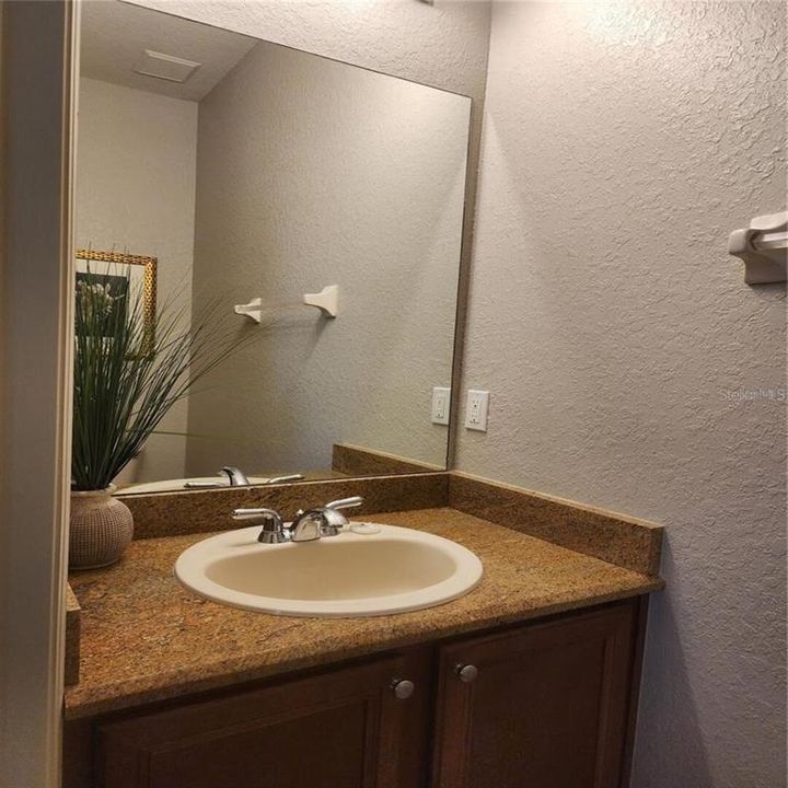 На продажу: $228,999 (4 спален, 3 ванн, 1762 Квадратных фут)