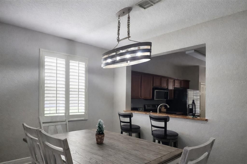 На продажу: $228,999 (4 спален, 3 ванн, 1762 Квадратных фут)