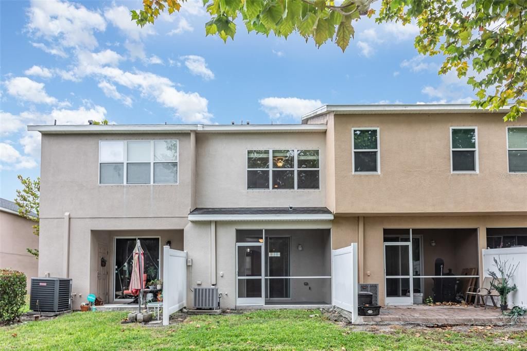 待售: $259,990 (2 贝兹, 2 浴室, 1003 平方英尺)