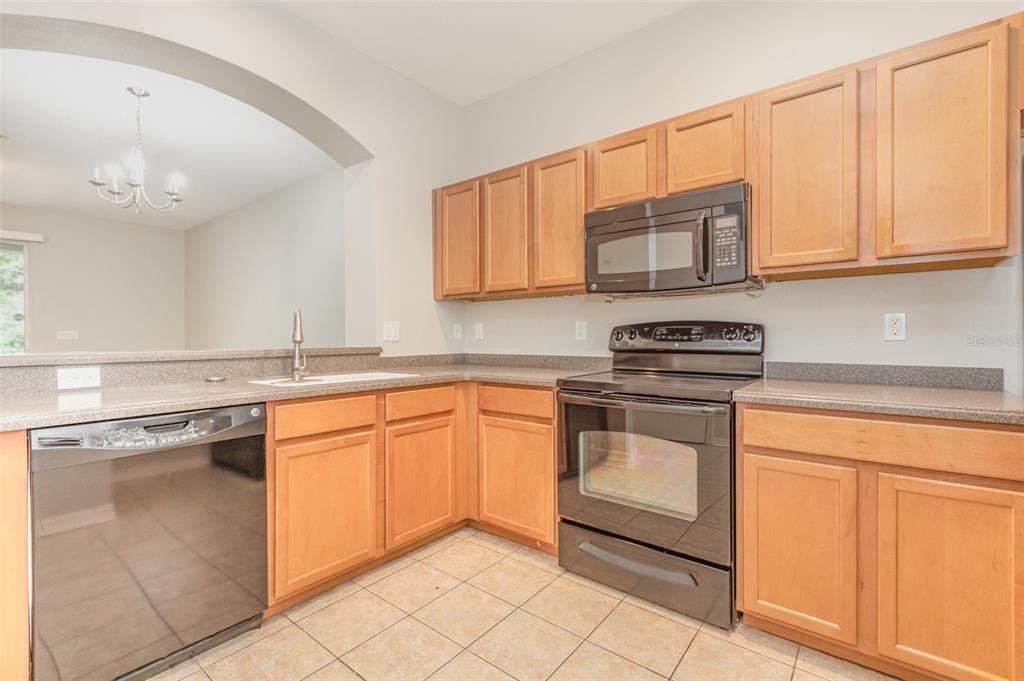 待售: $259,990 (2 贝兹, 2 浴室, 1003 平方英尺)