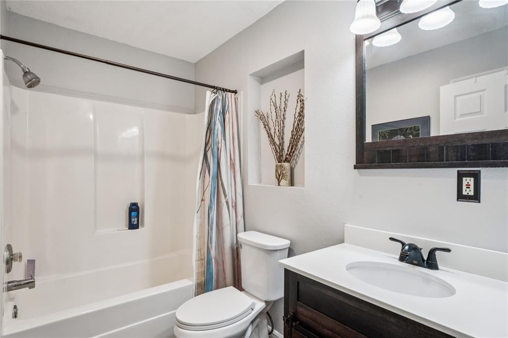 En Venta: $569,900 (3 camas, 2 baños, 1948 Pies cuadrados)