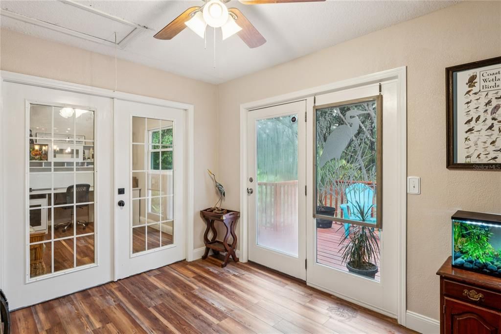 En Venta: $569,900 (3 camas, 2 baños, 1948 Pies cuadrados)