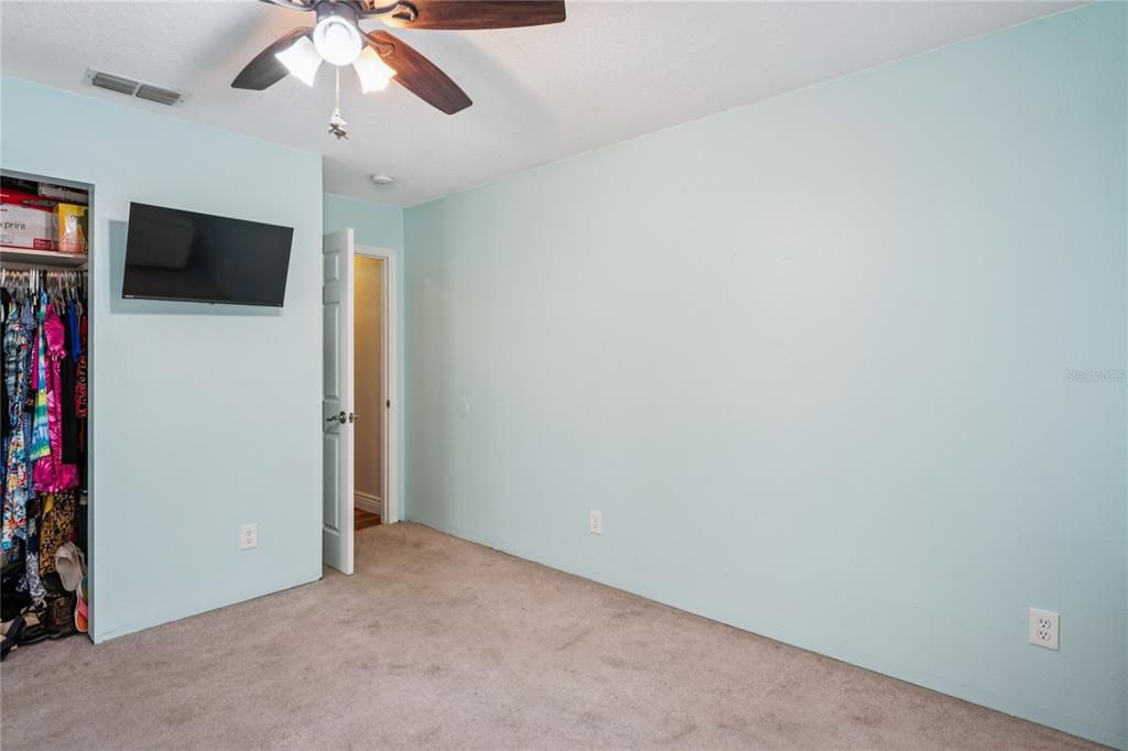 En Venta: $569,900 (3 camas, 2 baños, 1948 Pies cuadrados)