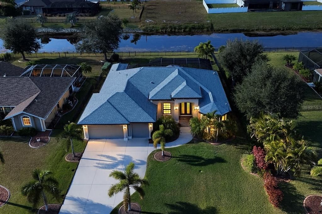 Activo con contrato: $720,000 (3 camas, 3 baños, 2177 Pies cuadrados)