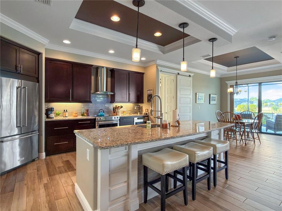 Activo con contrato: $720,000 (3 camas, 3 baños, 2177 Pies cuadrados)