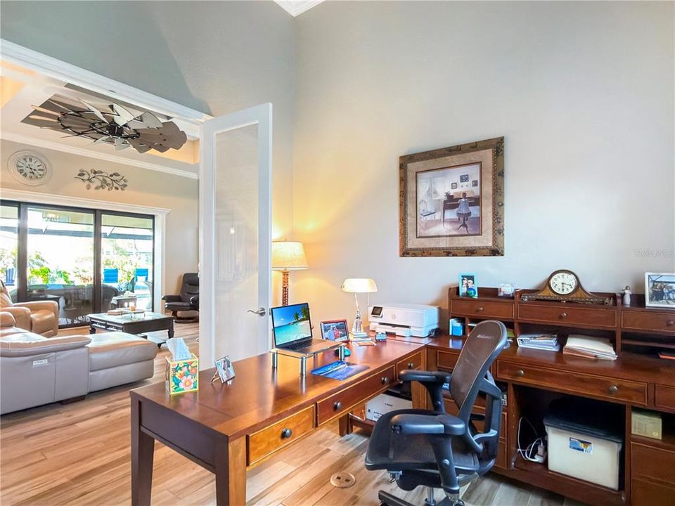 Activo con contrato: $720,000 (3 camas, 3 baños, 2177 Pies cuadrados)