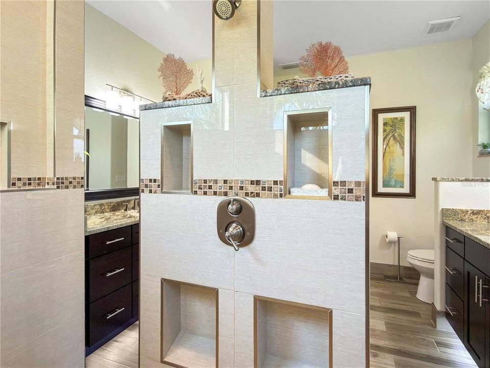 Activo con contrato: $720,000 (3 camas, 3 baños, 2177 Pies cuadrados)