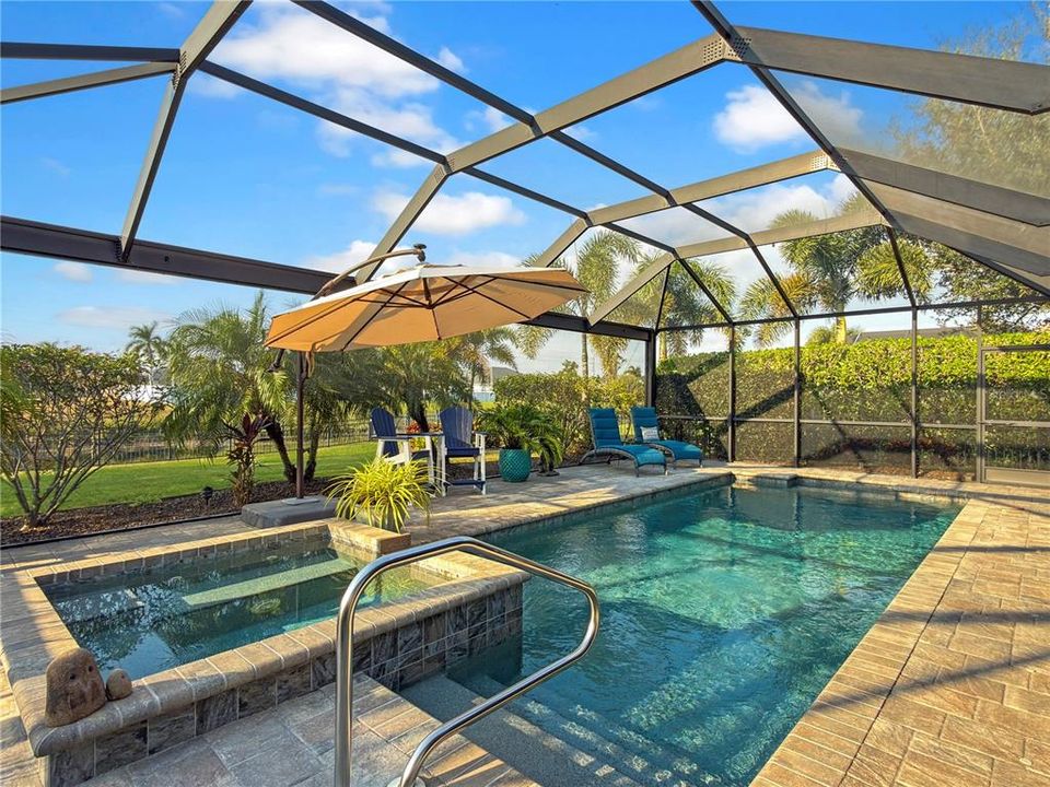 Activo con contrato: $720,000 (3 camas, 3 baños, 2177 Pies cuadrados)