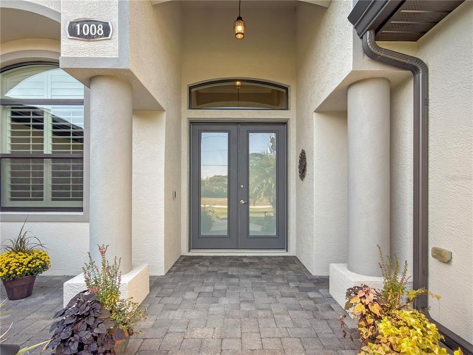 Activo con contrato: $720,000 (3 camas, 3 baños, 2177 Pies cuadrados)