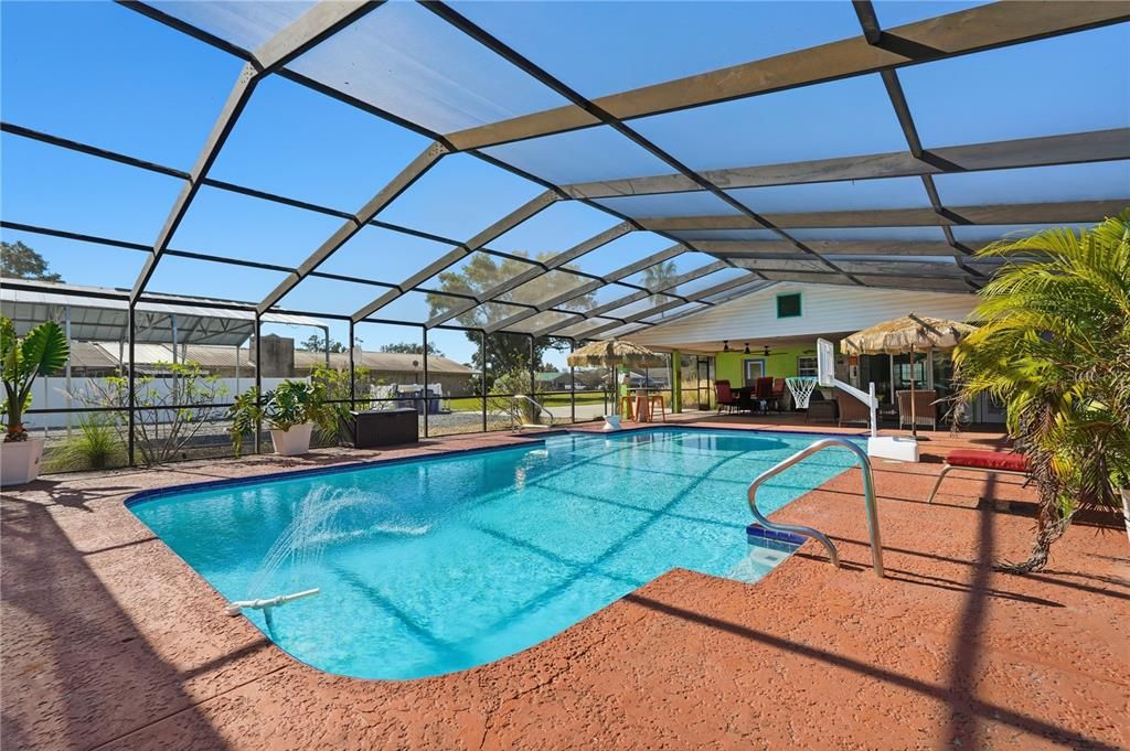 Activo con contrato: $530,000 (4 camas, 3 baños, 1836 Pies cuadrados)