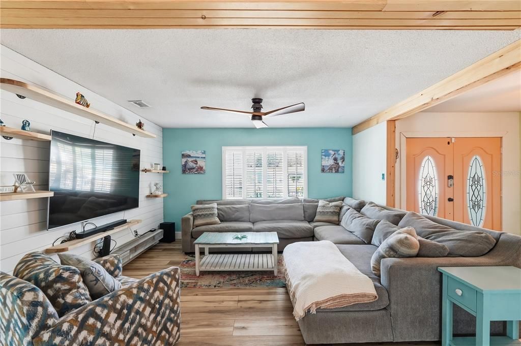 Activo con contrato: $530,000 (4 camas, 3 baños, 1836 Pies cuadrados)