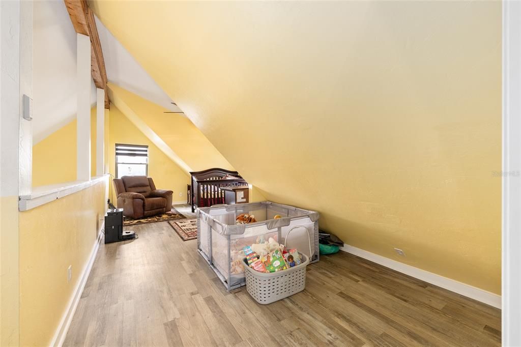 На продажу: $599,900 (3 спален, 2 ванн, 1360 Квадратных фут)