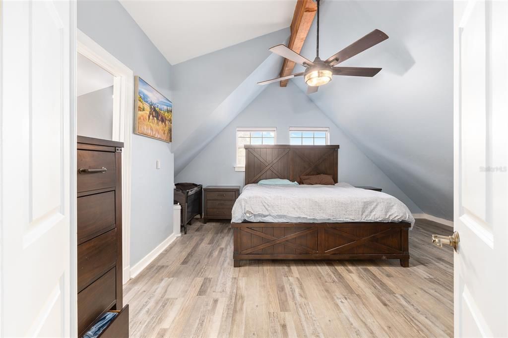 На продажу: $599,900 (3 спален, 2 ванн, 1360 Квадратных фут)