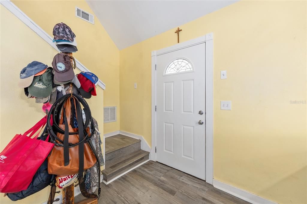 На продажу: $599,900 (3 спален, 2 ванн, 1360 Квадратных фут)