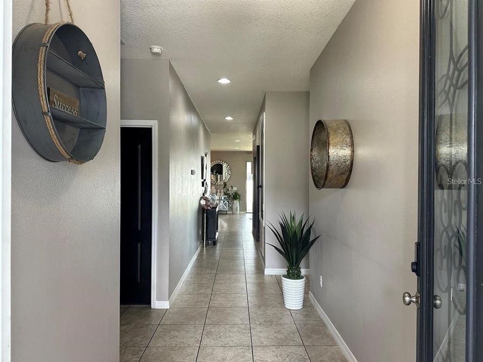 En Venta: $465,000 (4 camas, 2 baños, 1839 Pies cuadrados)