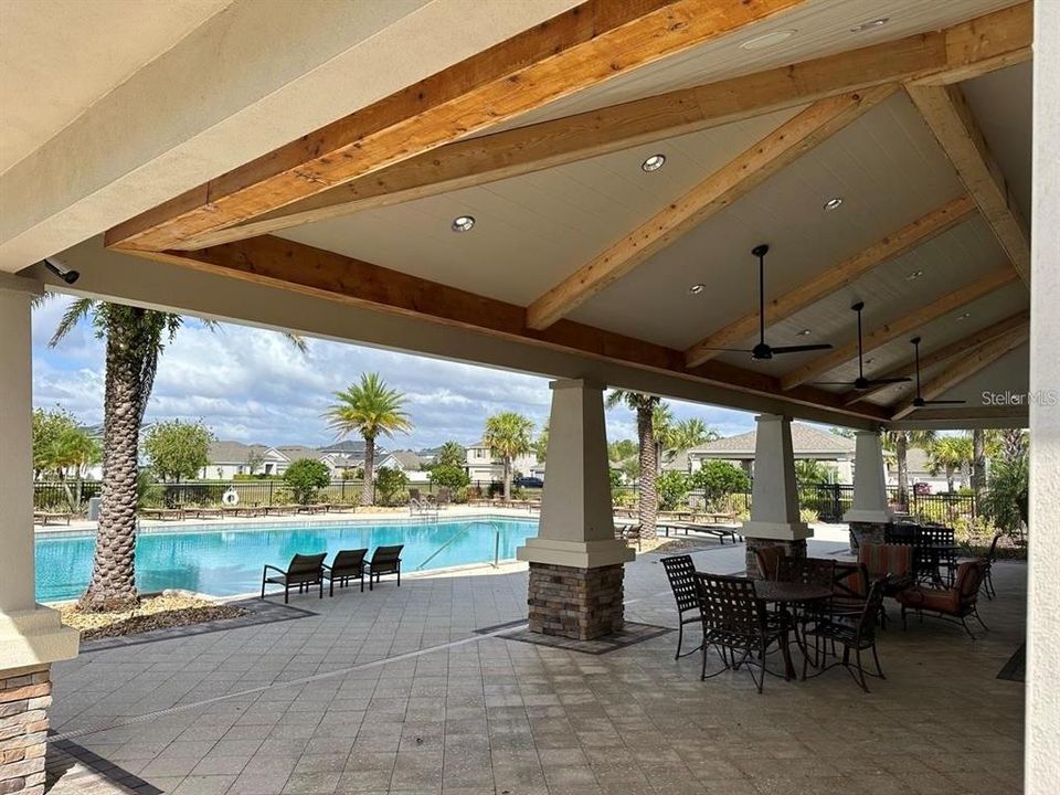 En Venta: $465,000 (4 camas, 2 baños, 1839 Pies cuadrados)