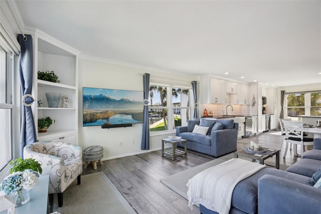 Active With Contract: $625,000 (2 beds, 2 baths, 1376 Square Feet)