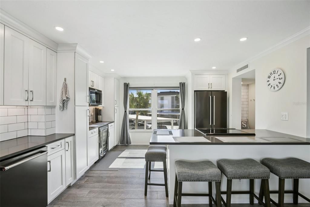 Active With Contract: $625,000 (2 beds, 2 baths, 1376 Square Feet)