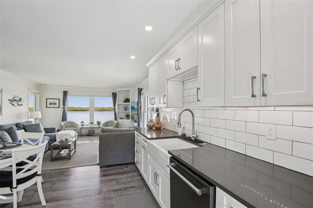 Active With Contract: $625,000 (2 beds, 2 baths, 1376 Square Feet)