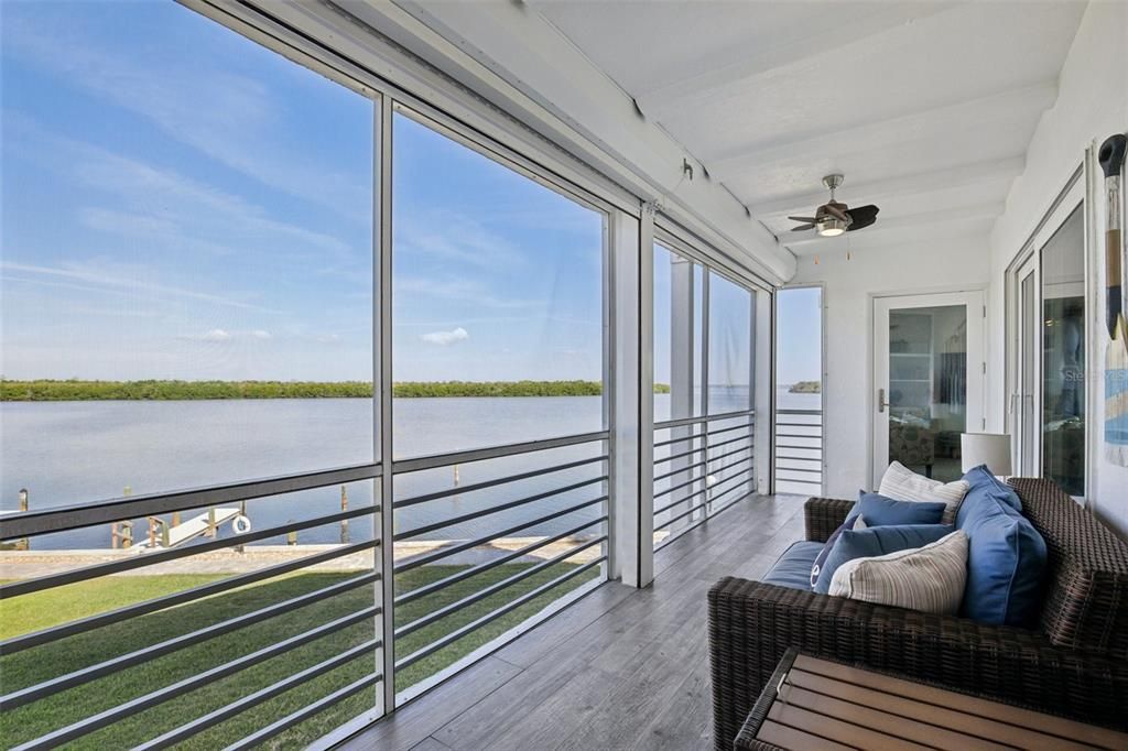 Active With Contract: $625,000 (2 beds, 2 baths, 1376 Square Feet)