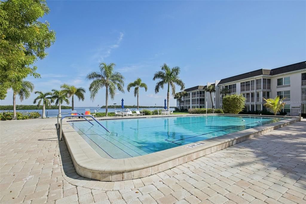 Active With Contract: $625,000 (2 beds, 2 baths, 1376 Square Feet)