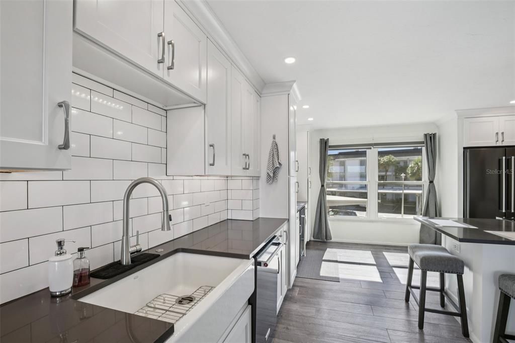 Active With Contract: $625,000 (2 beds, 2 baths, 1376 Square Feet)