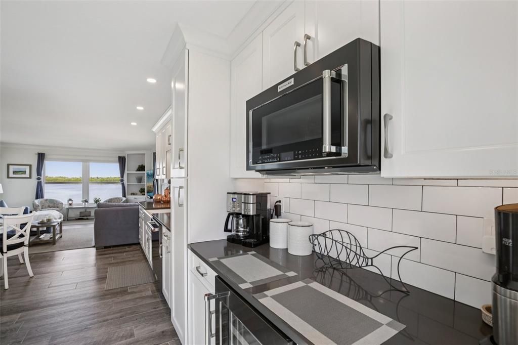 Active With Contract: $625,000 (2 beds, 2 baths, 1376 Square Feet)