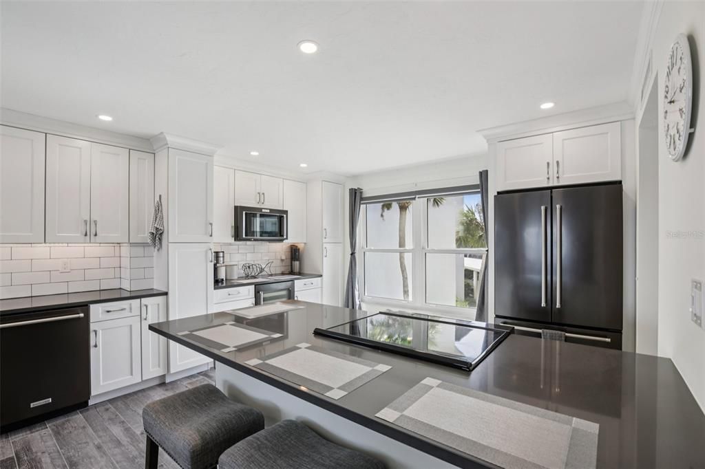 Active With Contract: $625,000 (2 beds, 2 baths, 1376 Square Feet)