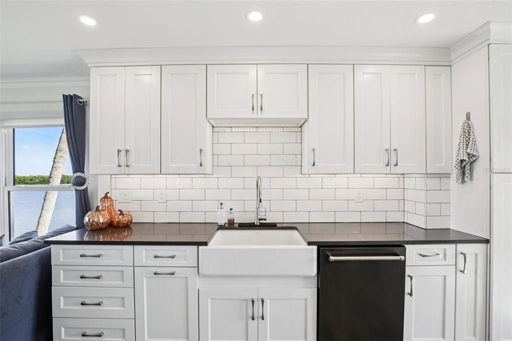 Active With Contract: $625,000 (2 beds, 2 baths, 1376 Square Feet)