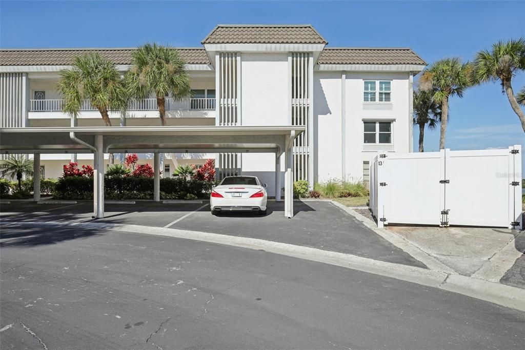 Active With Contract: $625,000 (2 beds, 2 baths, 1376 Square Feet)