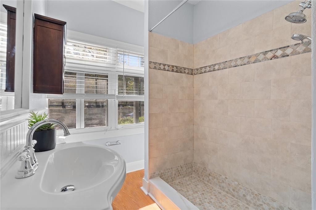 For Sale: $425,000 (3 beds, 2 baths, 1433 Square Feet)