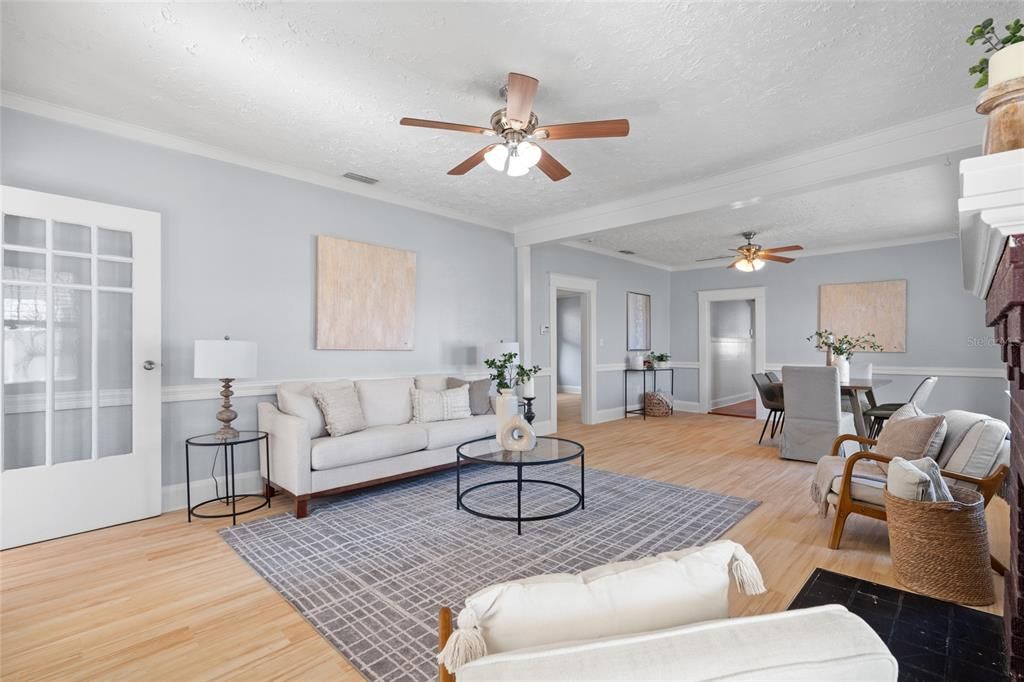 For Sale: $425,000 (3 beds, 2 baths, 1433 Square Feet)