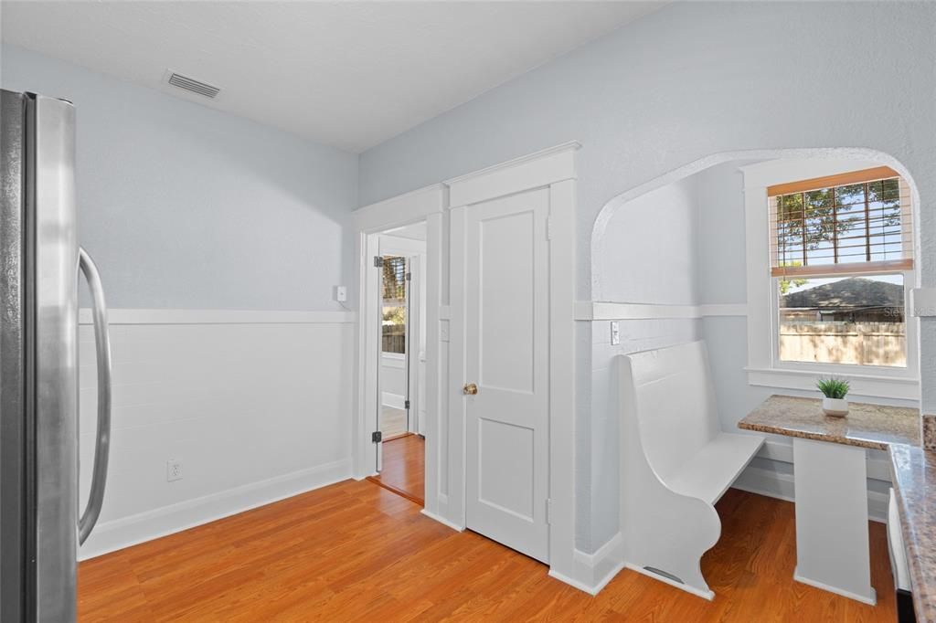 For Sale: $425,000 (3 beds, 2 baths, 1433 Square Feet)