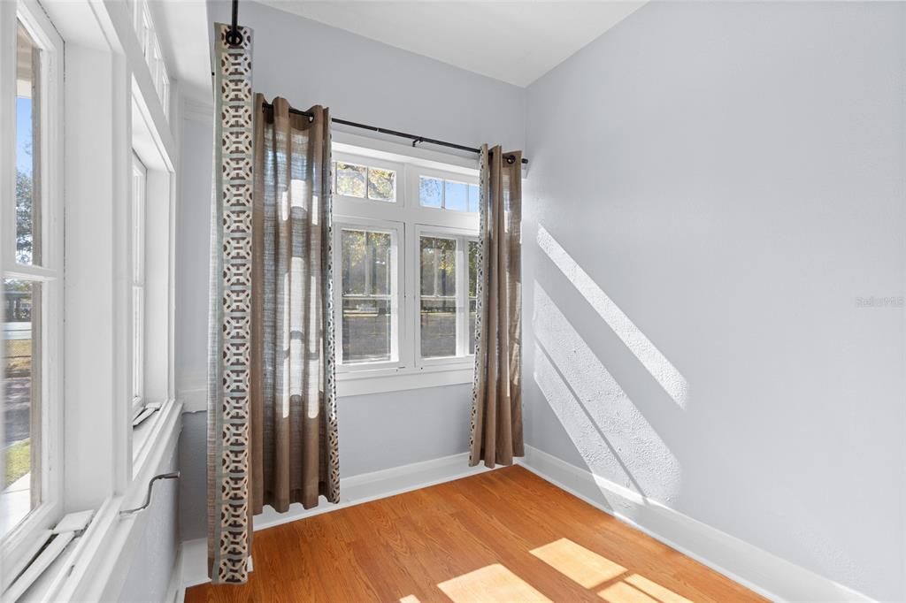 For Sale: $425,000 (3 beds, 2 baths, 1433 Square Feet)