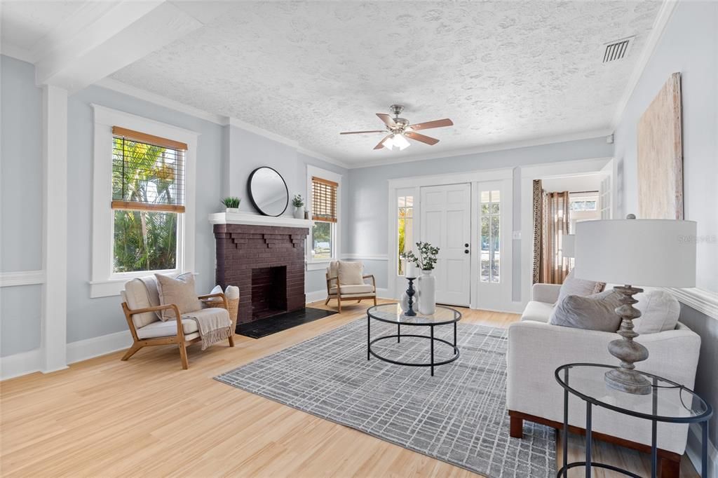 For Sale: $425,000 (3 beds, 2 baths, 1433 Square Feet)